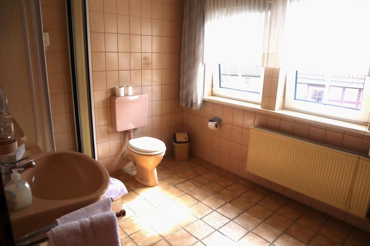 Отель Pension Zur Harburg Услар Экстерьер фото