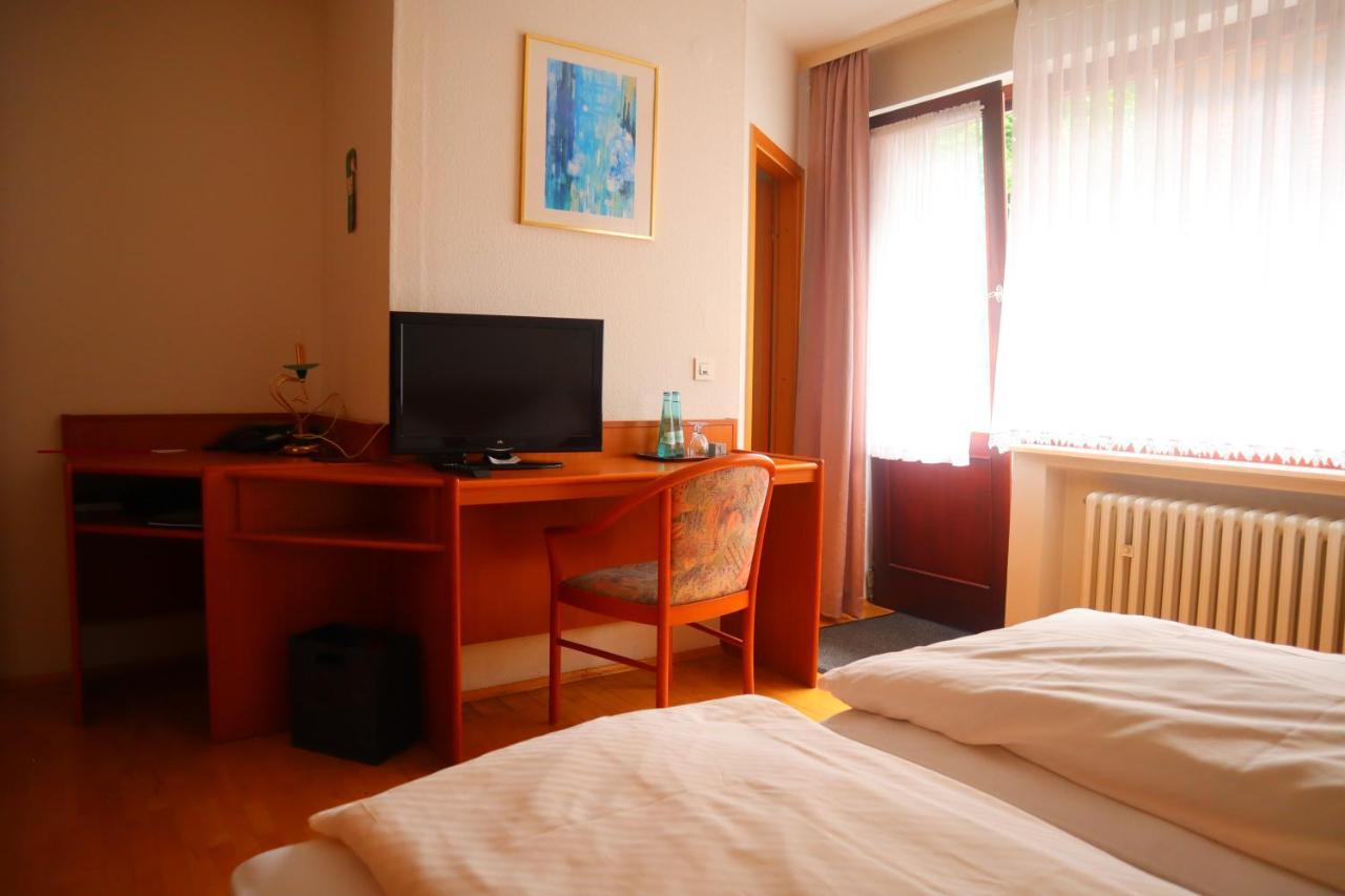 Отель Pension Zur Harburg Услар Экстерьер фото